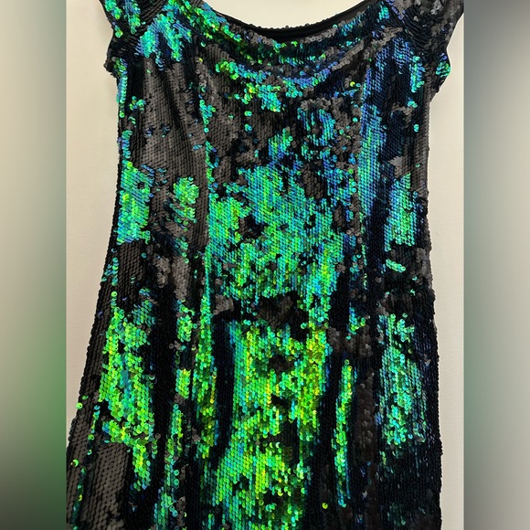 GUESS Sequin Off-The-Shoulder Dress - Picture 3 of 4